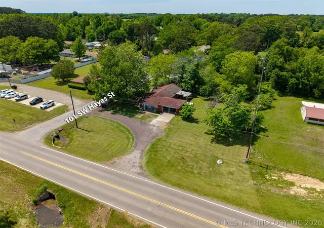 Homes for sale in Idabel, OK | 101 Sw Hayes, Idabel, OK 74745 | MLS# 2614435
