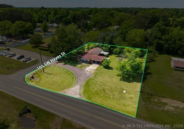 Homes for sale in Idabel, OK | 101 Sw Hayes, Idabel, OK 74745 | MLS# 2614435