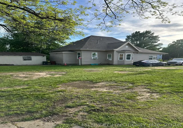 2nd image of 238 S 7th St, Muskogee, OK 74401 | MLS# 2614439