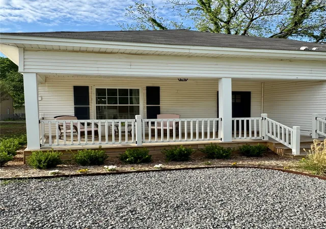 Homes for sale in Fort Gibson, OK | 112 E Maple St, Fort Gibson, OK 74434 | MLS# 2614392