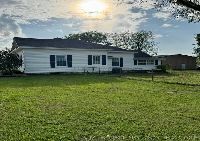 Homes for sale in Fort Gibson, OK | 112 E Maple St, Fort Gibson, OK 74434 | MLS# 2614392