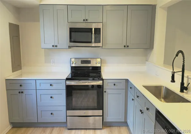 2nd image of 701 Lakeshore Dr #10, Eufaula, OK 74432 | MLS# 2614478