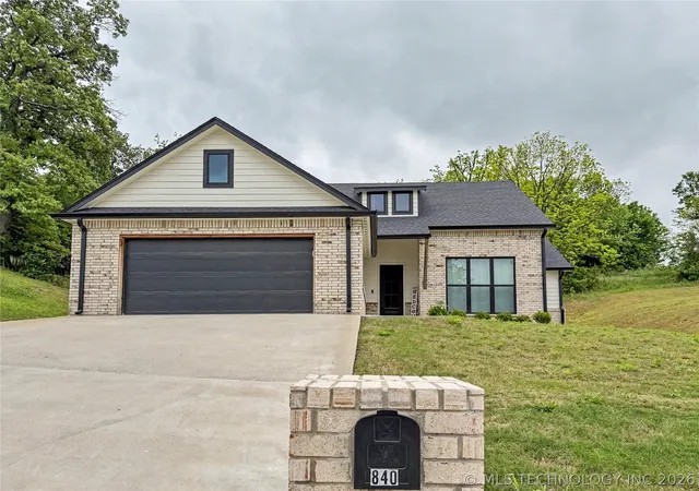 2nd image of 840 E Harlan Dr, Tahlequah, OK 74464 | MLS# 2614646