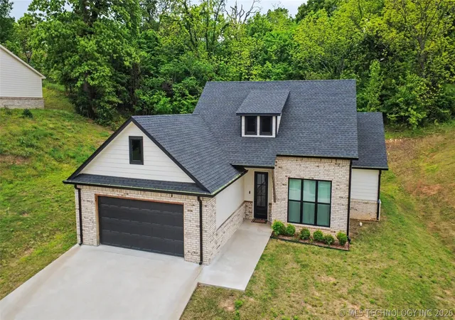 Photo 3 of Single family home for sale at 840 E Harlan Dr, Tahlequah, OK 74464 | MLS# 2614646 | Listing updated on 2026-07-30