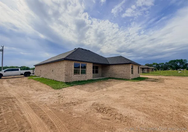 Homes for sale in Hulbert, OK | 18040 S Vaughn Rd, Hulbert, OK 74441 | MLS# 2614643