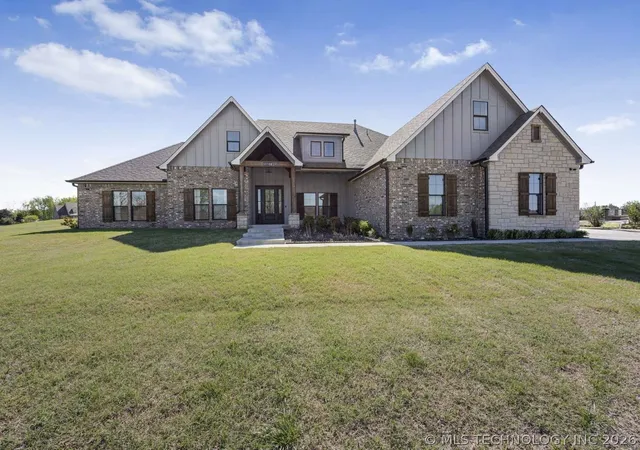 1st image of 10102 Ratliff Dr, Claremore, OK 74017 | MLS# 2614623