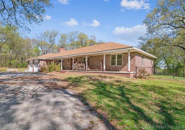 Homes for sale in Locust Grove, OK | 6777 S 4415 Rd, Locust Grove, OK 74352 | MLS# 2614581
