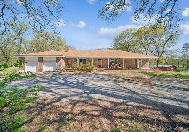 Homes for sale in Locust Grove, OK | 6777 S 4415 Rd, Locust Grove, OK 74352 | MLS# 2614581