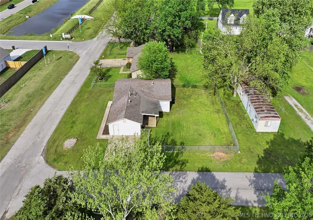 Homes for sale in Kellyville, OK | 102 W Ruth St, Kellyville, OK 74039 | MLS# 2614800