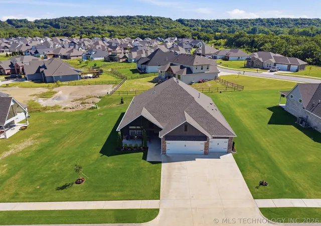 Homes for sale in Catoosa, OK | 18951 E Orchard Cir, Catoosa, OK 74015 | MLS# 2614865