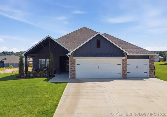 Homes for sale in Catoosa, OK | 18951 E Orchard Cir, Catoosa, OK 74015 | MLS# 2614865