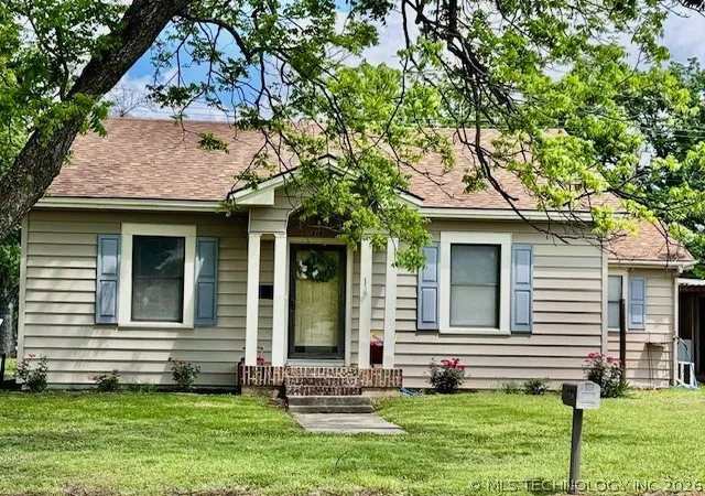 Homes for sale in Marietta, OK | 406 E Broadway St S, Marietta, OK 73448 | MLS# 2614538