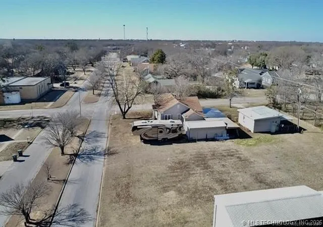 Homes for sale in Marietta, OK | 406 E Broadway St S, Marietta, OK 73448 | MLS# 2614538