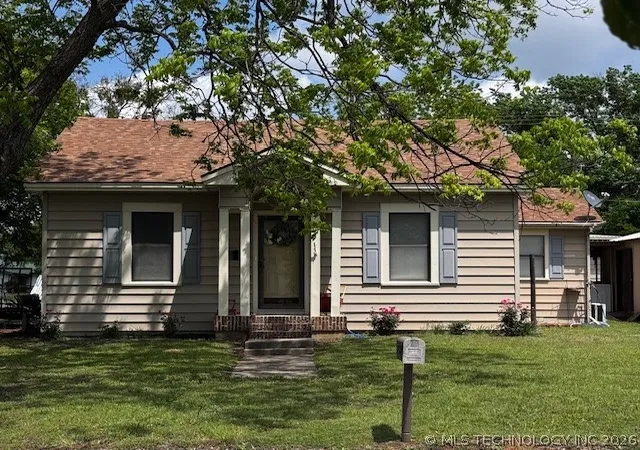 Homes for sale in Marietta, OK | 406 E Broadway St S, Marietta, OK 73448 | MLS# 2614538
