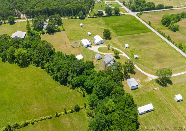 Photo 3 of Single family home for sale at 16881 S 4220 Road, Claremore, OK 74017 | MLS# 2614583 | Listing updated on 2026-08-20