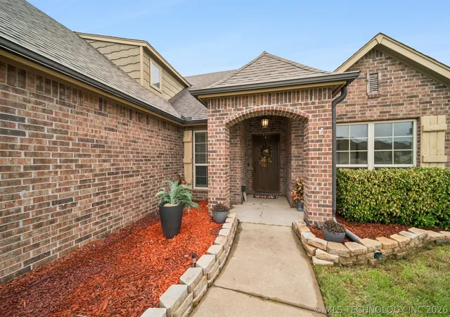 Homes for sale in Owasso, OK | 7404 E 83rd St, Owasso, OK 74055 | MLS# 2614855