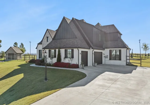 2nd image of 6131 N Creekwood Dr, Owasso, OK 74055 | MLS# 2614838