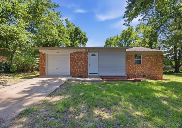 Homes for sale in Tahlequah, OK | 1506 Clayton Dr, Tahlequah, OK 74464 | MLS# 2614914