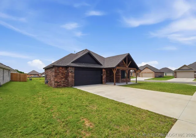 Homes for sale in Coweta, OK | 27914 E 108th Pl S, Coweta, OK 74429 | MLS# 2614936
