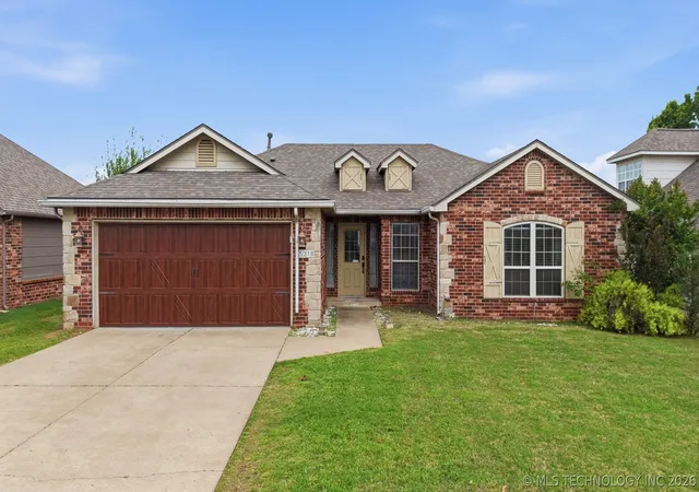 Homes for sale in Sand Springs, OK | 5318 Redbud Dr, Sand Springs, OK 74063 | MLS# 2614921