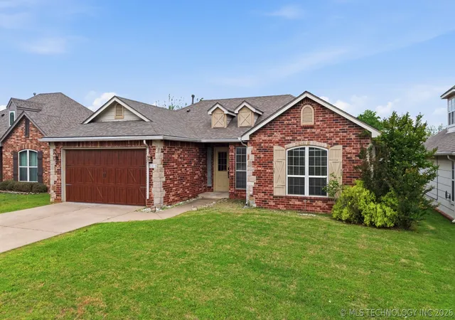 Homes for sale in Sand Springs, OK | 5318 Redbud Dr, Sand Springs, OK 74063 | MLS# 2614921