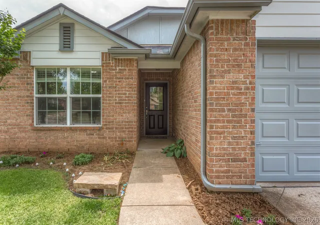 Homes for sale in Jenks, OK | 4118 W 104Th St S, Jenks, OK 74037 | MLS# 2612741