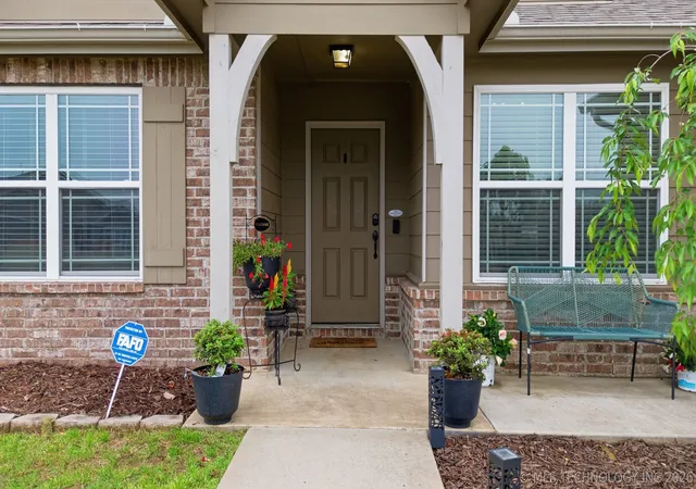 Photo 4 of Single family home for sale at 9008 S 255th Eastavenue, Broken Arrow, OK 74014 | MLS# 2614911 | Listing updated on 2026-08-24