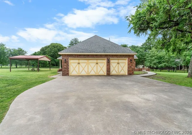 2nd image of 1712 Beach Landing Dr, Kingston, OK 73439 | MLS# 2615052