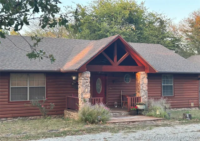 Homes for sale in Atoka, OK | 2897 N Lakeside Cir, Atoka, OK 74525 | MLS# 2615057