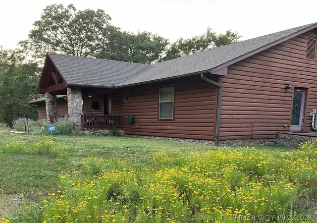 Homes for sale in Atoka, OK | 2897 N Lakeside Cir, Atoka, OK 74525 | MLS# 2615057