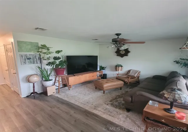 4th image of 422865 John Hope Franklin Blvd, Checotah, OK 74426 | MLS# 2615083