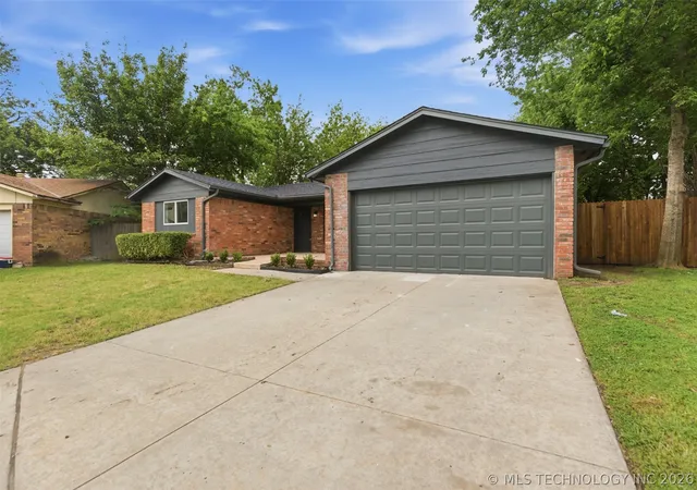 Homes for sale in Tulsa, OK | 3720 S 110Th Eastavenue, Tulsa, OK 74146 | MLS# 2614821