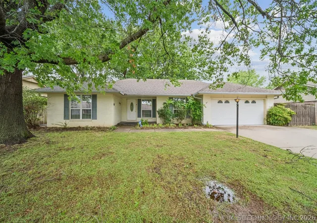 Photo 1 of Single family home for sale at 409 N Elder Ave, Broken Arrow, OK 74012 | MLS# 2615030 | Listing updated on 2026-10-02
