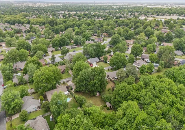 Photo 4 of Single family home for sale at 409 N Elder Ave, Broken Arrow, OK 74012 | MLS# 2615030 | Listing updated on 2026-10-02