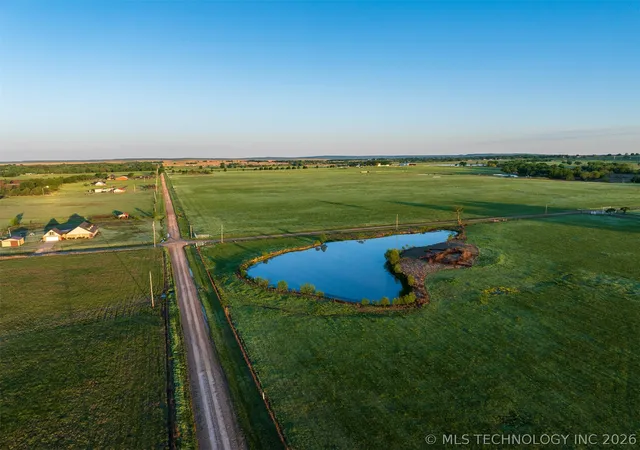 Homes for sale in Okmulgee, OK | 2 N 300 Rd, Okmulgee, OK 74447 | MLS# 2614927
