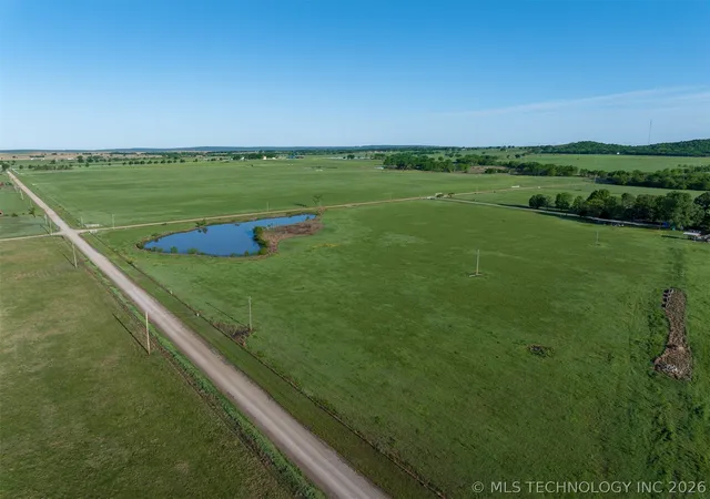 Homes for sale in Okmulgee, OK | 2 N 300 Rd, Okmulgee, OK 74447 | MLS# 2614927