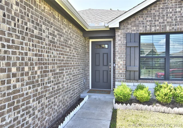 Homes for sale in Glenpool, OK | 13916 S Quincy St, Glenpool, OK 74033 | MLS# 2615198
