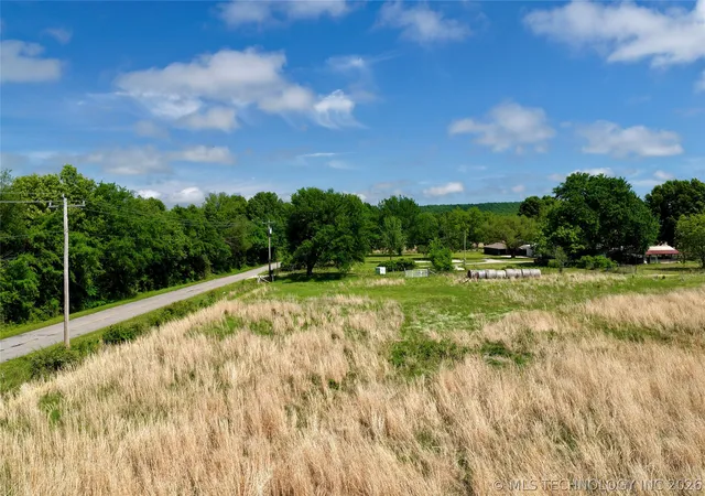 2nd image of 4 Texanna Rd, Checotah, OK 74432 | MLS# 2615265