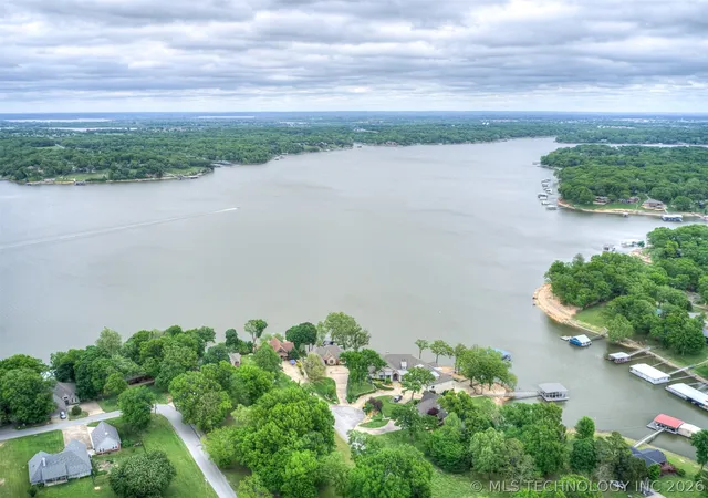 Homes for sale in Grove, OK | 31709 S 600 Pl, Grove, OK 74344 | MLS# 2608602