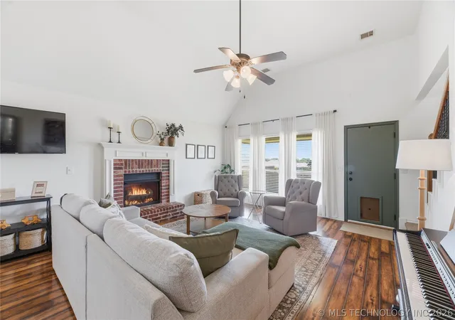 Homes for sale in Bartlesville, OK | 3009 Lincoln Rd, Bartlesville, OK 74006 | MLS# 2615255