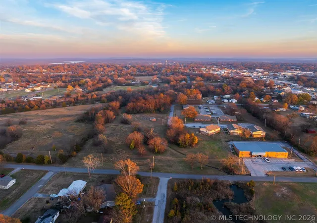 Photo 3 of Land for sale at 8 N Pierce Ave, Wagoner, OK 74467 | MLS# 2615274 | Listing updated on 2026-09-17