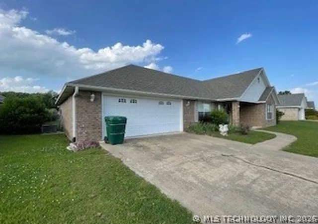 Photo 3 of Single family home for sale at 907 Belmont Ave, Sallisaw, OK 74955 | MLS# 2615321 | Listing updated on 2026-09-28