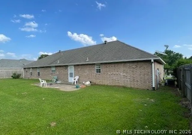 Photo 3 of Single family home for sale at 907 Belmont Ave, Sallisaw, OK 74955 | MLS# 2615321 | Listing updated on 2026-09-28