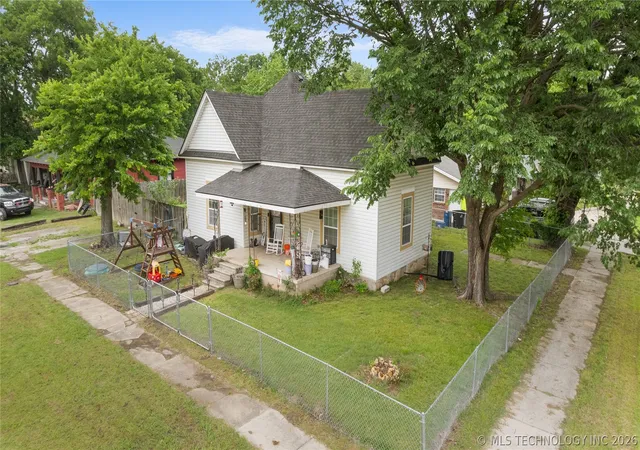 Homes for sale in Ada, OK | 600 W 15th St, Ada, OK 74820 | MLS# 2615046