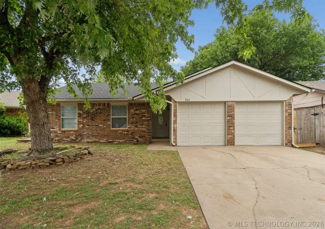 Homes for sale in Yukon, OK | 967 Heritage Mansion, Yukon, OK 73099 | MLS# 2615334