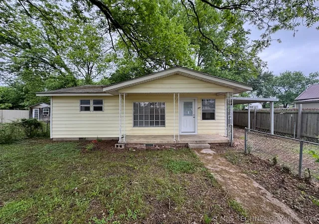 Homes for sale in Sallisaw, OK | 309 W Chickasaw, Sallisaw, OK 74955 | MLS# 2615374