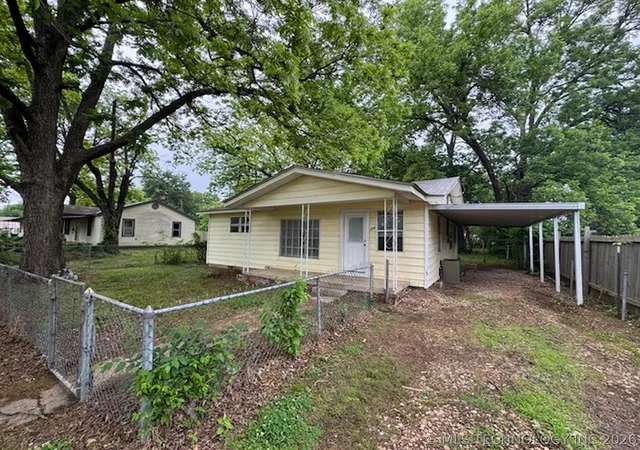Homes for sale in Sallisaw, OK | 309 W Chickasaw, Sallisaw, OK 74955 | MLS# 2615374