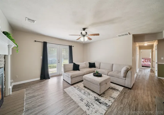 Homes for sale in Mannford, OK | 120 Granada Pl, Mannford, OK 74044 | MLS# 2615401