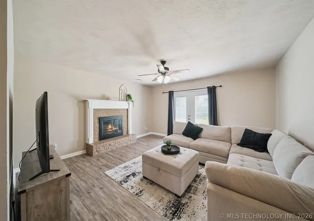 Homes for sale in Mannford, OK | 120 Granada Pl, Mannford, OK 74044 | MLS# 2615401
