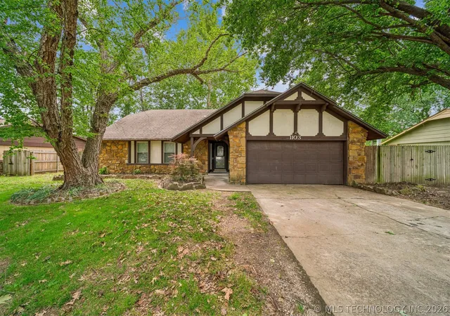 Homes for sale in Claremore, OK | 1103 W 19th St, Claremore, OK 74017 | MLS# 2614724